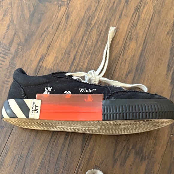 Off-White Black and White Striped Sneakers - Picture 5 of 10